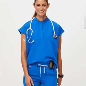 FIGS Scrub Set! Royal Blue- Rafaela Top Small/ Yola High waisted pants Medium